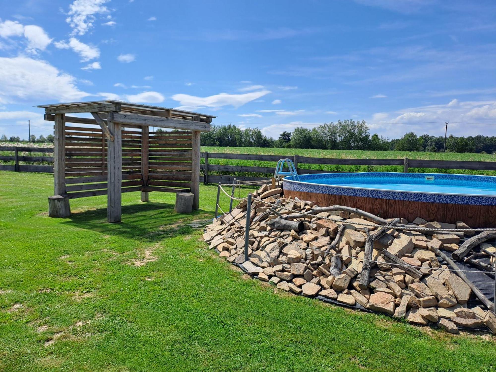 Wellness Srub U Holubu Villa Malsice Exterior photo