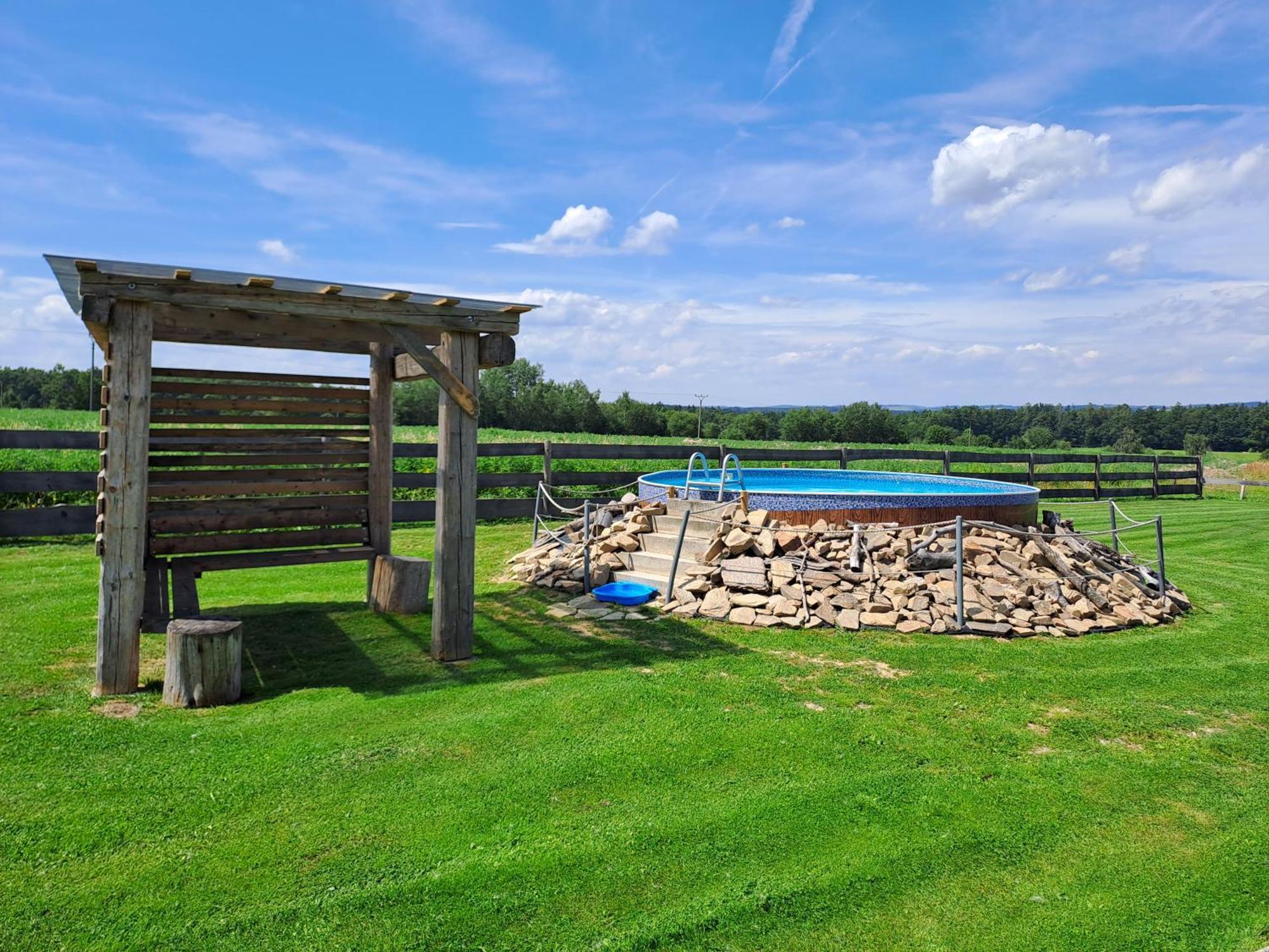Wellness Srub U Holubu Villa Malsice Exterior photo